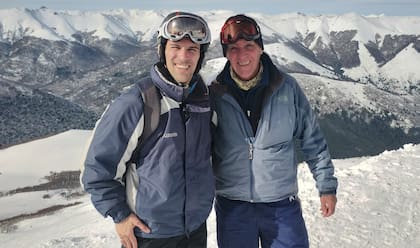 Junto a su papá viviendo un momento inolvidable.