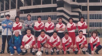 Junto a sus compañeros de Cuarta División en River.