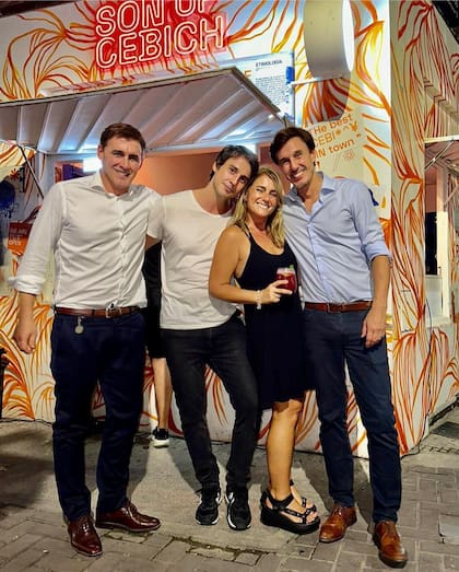 Junto a sus hermanos Patricio, Lucila y Roberto