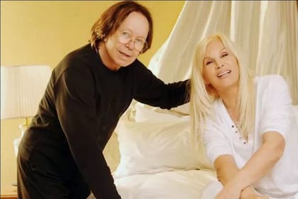 Junto a Susana Giménez, con quien, dice, habla a diario