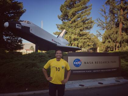 Junto a todos los colegas que habían sido acreedores a la beca, Fredi vivió en Moffett Field, la base aérea donde funciona Singularity, construida en la década del ’30.