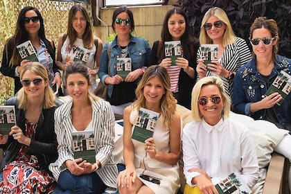 Junto a un grupo de lectoras