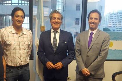 Junto al cónsul argentino en Miami.