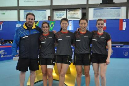 Junto al equipo que logró el pasaporte a los Panamericanos