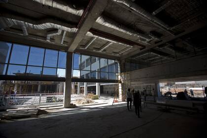 Junto al Polo Educativo Mugica, la nueva escuela intenta saldar una deuda con la villa