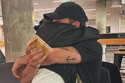 Junto con un carrete de imágenes con amigos, esta fue la primera vez que pasaron un 14 de febrero, día de los enamorados, en pareja