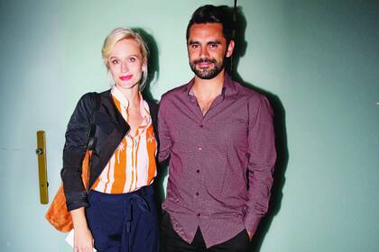 Juntos desde 2010, los futuros papás se muestran felices por el presente familiar.