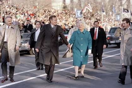 Juntos, George H.W. Bush y su mujer, Barbara