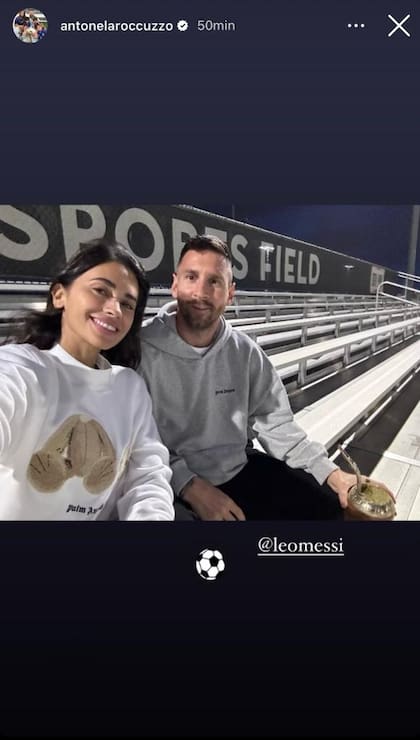 Juntos y enamorados en Miami, Antonela Roccuzzo y Lionel Messi alentaron a sus hijos
