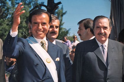 Jura de la Nueva Constitución Nacional, junto a Raúl Alfonsín, el 24 de Agosto de 1994 en el Palacio San José, Entre Ríos