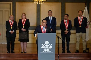 Jurado electoral de Perú proclama resultados de comicios presidenciales tras más de un mes de espera