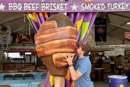 Jurberg disfrutó tanto de la comida de los restaurantes de Dallas como la de sus puestos callejeros