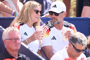 Jürgen Klopp y su esposa, la escritoria Ulla Sandrock, mirando un partido de tenis del Mallorca Championships, en Palma. El tenis siempre atrajo al DT alemán