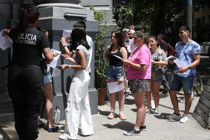 Justificación de no voto por distancia en la Comisaría ex 23 en Santa Fe y Gurruchaga