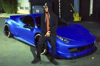 Justin Bieber alteró su 458 Italia y la subastó, lo cual viola el código para compradores establecido por la marca