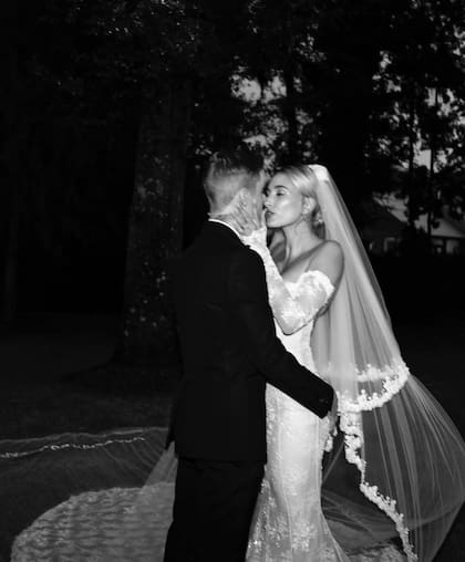 Justin Bieber dejó de seguir a su esposa Hailey en Instagram y desató una ola de reacciones (Foto: Instagram @haileybieber)