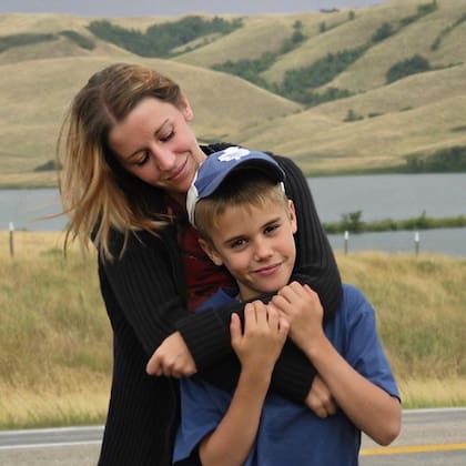 Justin Bieber junto a su madre (Foto: Instagram/@pattiemallette)