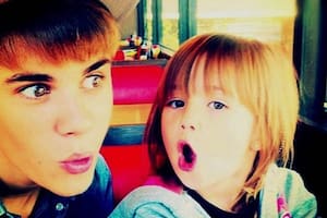 Justin Bieber sorprendió por un detalle en una foto con su hermana, que cumplió 14 años