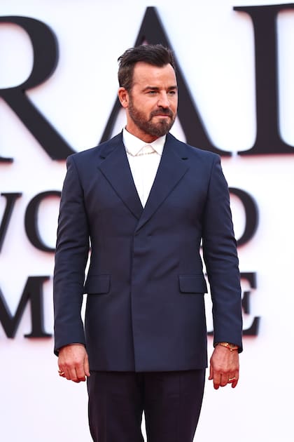 Justin Theroux se pone en la piel del excéntrico magnate Benji Barnes