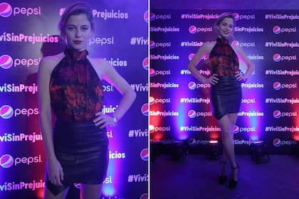 Justina Bustos, diosa tanguera con una blusa de cuello halter y una mini engomada, en el lanzamiento de la nueva Pepsi sabor intenso