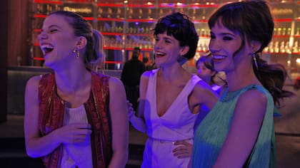 Justina Bustos, Violeta Urtizberea y Celeste Cid son Miranda, Florencia y Virginia, tres de las hermanas Estrella