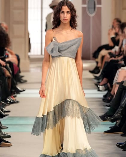 Justina Gillo, elegida por Nicolas Ghesquiere. Esta es la segunda vez que la modelo argentina desfila para Louis Vuitton en Paris Fashion Week