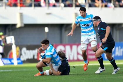 Justo Piccardo consiguió tres quiebres y fue uno de los pocos rescatables en una actuación global pobre de los Pumas; aun pareciendo inferior, Inglaterra sabe a qué juega y lo realiza con altísima eficacia.