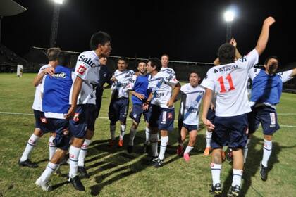 Juventud Antoniana celebra su triunfo ante Tigre