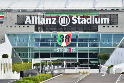 Juventus anunció que se presentará a jugar el partido, pero el plantel de Napoli no pudo viajar a Turín