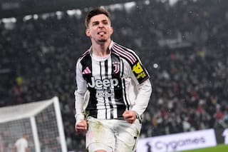 Juventus vence 2-1 a Roma y queda a un punto del top cuatro en la Serie A