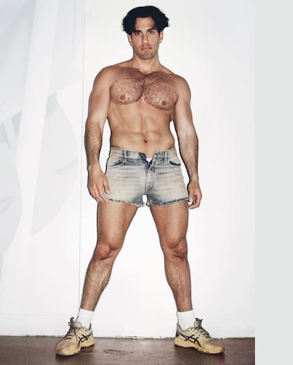 Jwan Yosef modeló para una revista de los Países Bajos con una sexy sesión de fotos