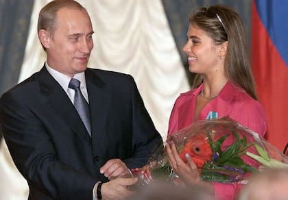 Alina Kabaeva junto al presidente de Rusia, Vladimir Putin, en una imagen de archivo