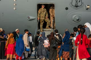 Kabul insta a regresar a afganos que ayudaron a EE.UU. en la guerra y están varados en Qatar