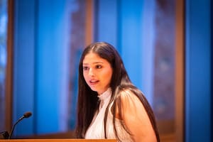 Una joven argentina fue premiada por la paz en La Haya y recibió una ovación por su emotivo discurso