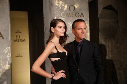 Kaia Gerber y Raynald Aeschlimann en la Kraftwerk durante la presentación de la nueva colección de Trésor