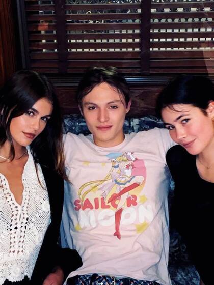 Kaia Gerner, Grace Burns y Mingus Lucien Reedus.