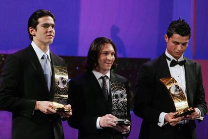 Kaká, Lionel Messi y Cristiano Ronaldo en la entrega de los The Best de 2007.