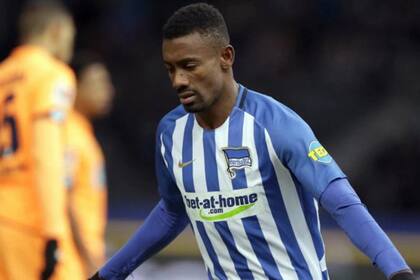 Kalou viene de jugar cinco temporadas en el fútbol alemán