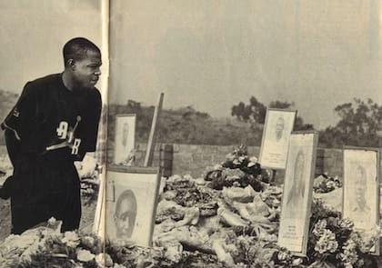 Kalusha Bwalya, de visita en el cementerio en el que descansan en paz sus compañeros de equipo