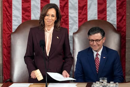 Kamala Harris, al momento de confirmar la victoria electoral de Donald Trump, en el Congreso en Washington el 6 de enero del 2025. (AP foto/Matt Rourke)