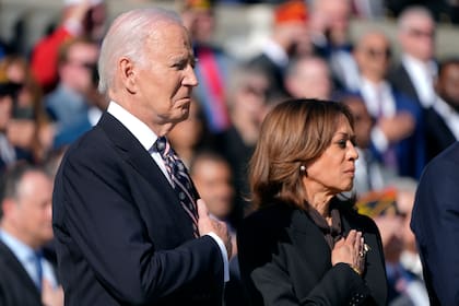 Kamala Harris fue vicepresidenta de EE.UU. durante la administración Biden (AP foto/Mark Schiefelbein)