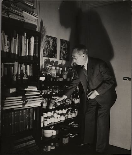 Kandinsky en su atelier de París