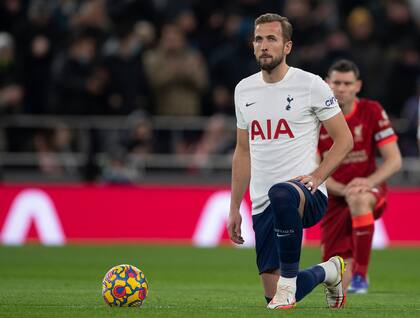 Kane y el gesto en contra del racismo en un partido de Tottenham por la Premier League