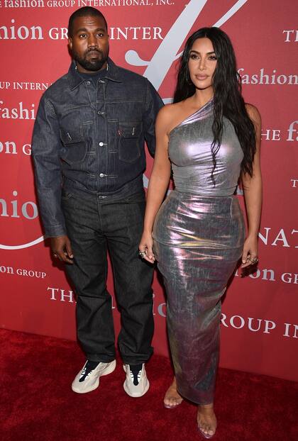 Kanye West junto a su esposa, Kim Kardashian