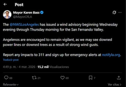 Karen Bass alerta a los ciudadanos a ser precavidos debido a los posibles destrozos de los fuertes vientos durante este jueves