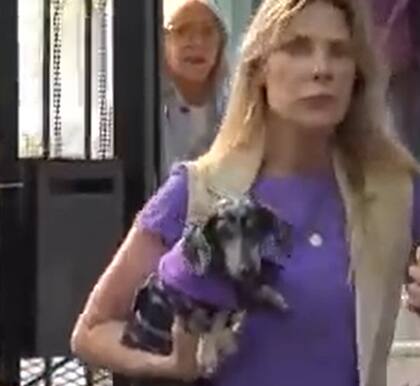 Karen Reichardt fue a votar con su perro