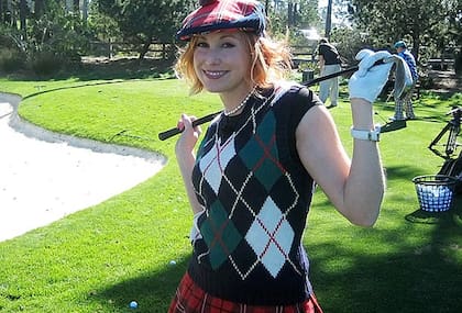 Kari Byron es la presencia femenina, y bastante sugestiva, de "Los cazadores de Mitos", los geeks que usan su conocimiento para resolver mitos