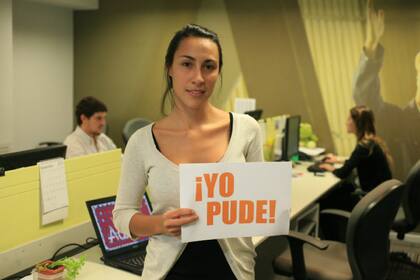 Karina Dicono nació sin una mano y hoy trabaja en Adecco