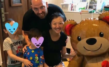 Karina Gao, su esposo y sus dos hijos, finalmente juntos en el hogar familiar