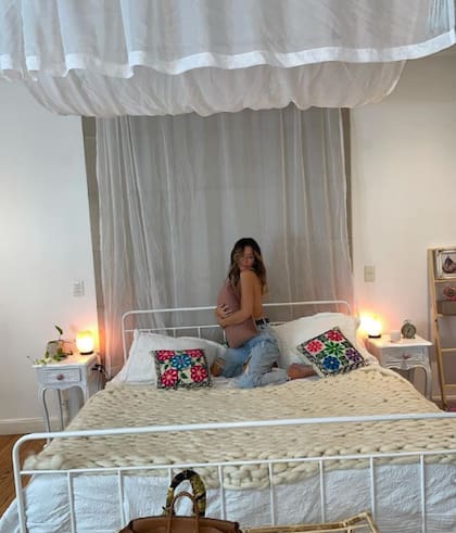 Karina Jelinek posó desde su habitación para su Instagram
